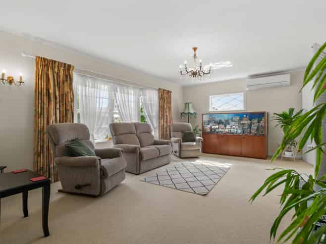 27 Miro Road, Mangere Bridge