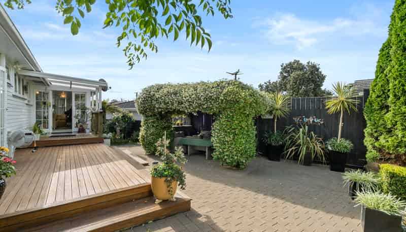 27 Miro Road, Mangere Bridge