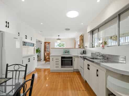 27 Miro Road, Mangere Bridge