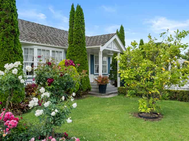 27 Miro Road, Mangere Bridge