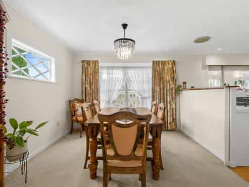 27 Miro Road, Mangere Bridge