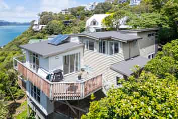 77A Nicholson Road, Khandallah