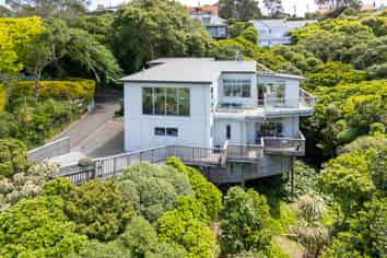 77A Nicholson Road, Khandallah