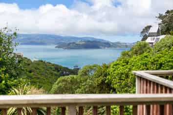 77A Nicholson Road, Khandallah