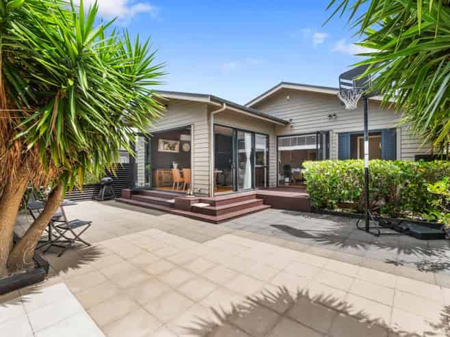 55 Hattaway Avenue, Bucklands Beach