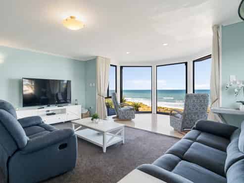 235 Pukehina Parade, Pukehina