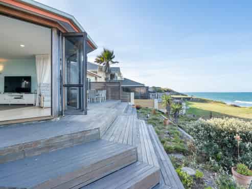 235 Pukehina Parade, Pukehina