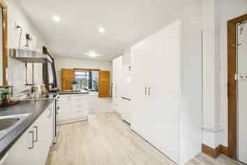 21 Laura Avenue, Brooklyn