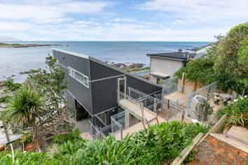 100 Owhiro Bay Parade, Owhiro Bay