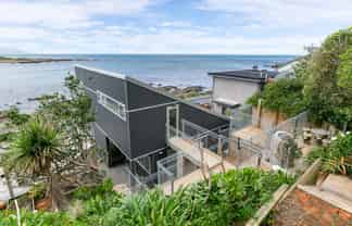 100 Owhiro Bay Parade, Owhiro Bay