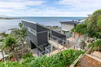 100 Owhiro Bay Parade, Owhiro Bay