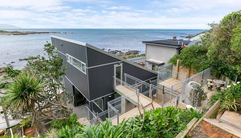 100 Owhiro Bay Parade, Owhiro Bay