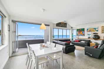 100 Owhiro Bay Parade, Owhiro Bay
