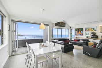 100 Owhiro Bay Parade, Owhiro Bay