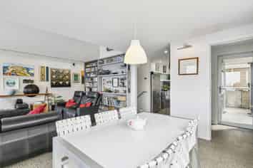 100 Owhiro Bay Parade, Owhiro Bay