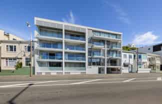 10/74 Oriental Parade, Oriental Bay