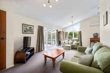 18 Florio Terrace, Tawa