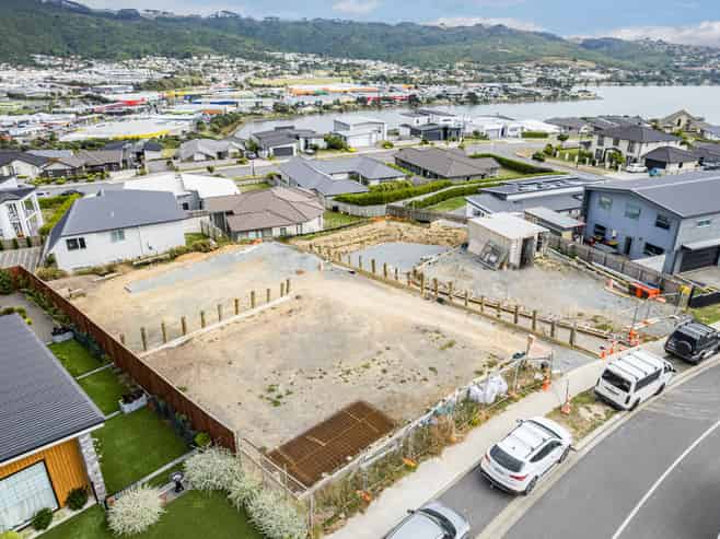 4 - 6 Te Hoiere Street, Aotea