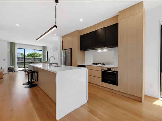 10 Whakaora Lane, Flat Bush