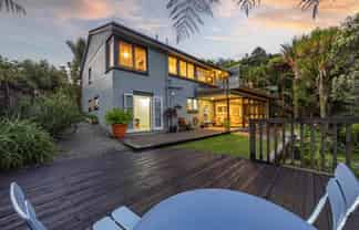 62 Tainui Road, Titirangi