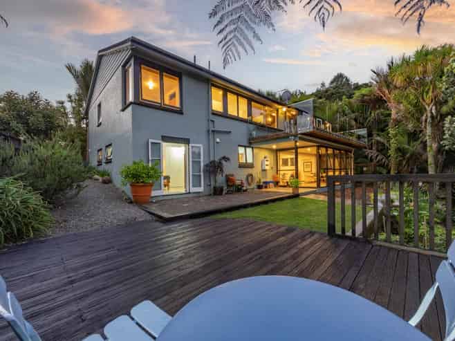 62 Tainui Road, Titirangi