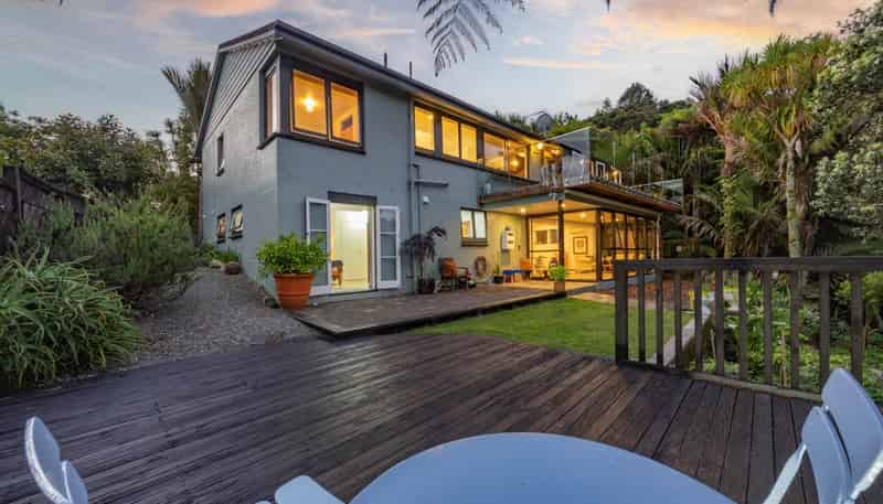 62 Tainui Road, Titirangi