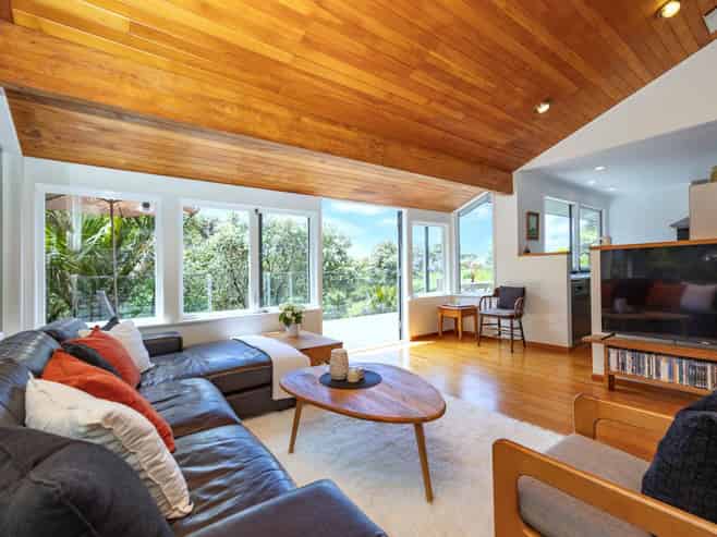 62 Tainui Road, Titirangi