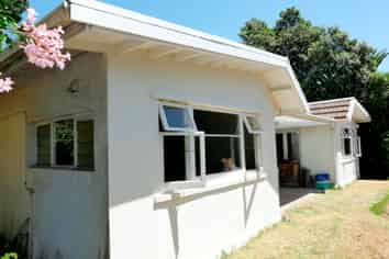 74 Matai Rd, Raumati South