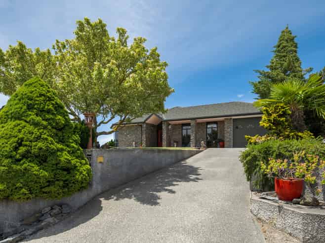 27 Pine Hill Rise, Fairhall