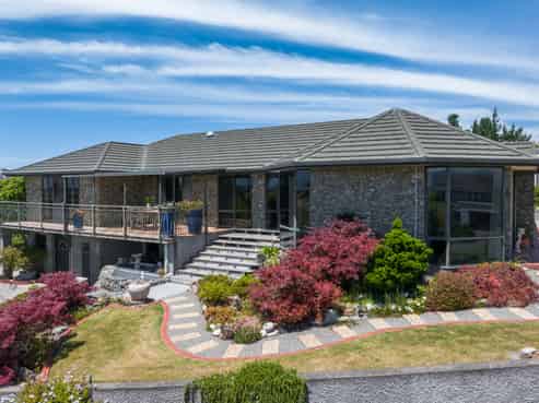 27 Pine Hill Rise, Fairhall