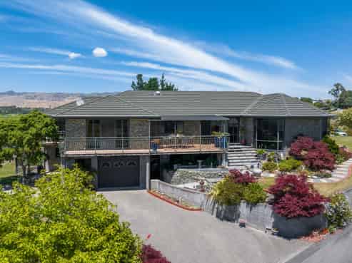 27 Pine Hill Rise, Fairhall