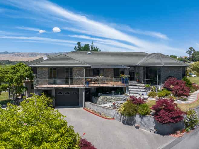 27 Pine Hill Rise, Fairhall