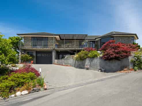 27 Pine Hill Rise, Fairhall