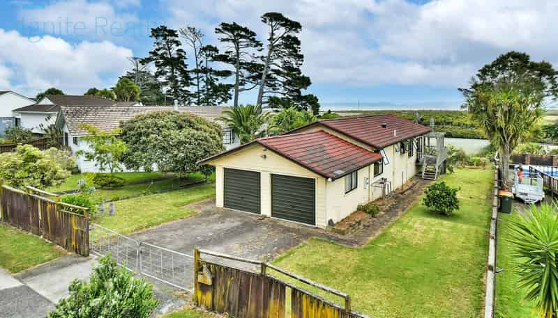 14 Rukumoana Place, Clendon Park