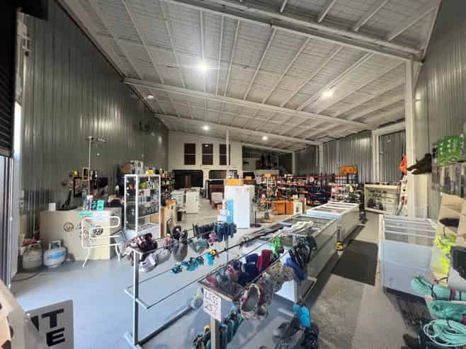 FUNCTIONAL PREMISES ON SH10
