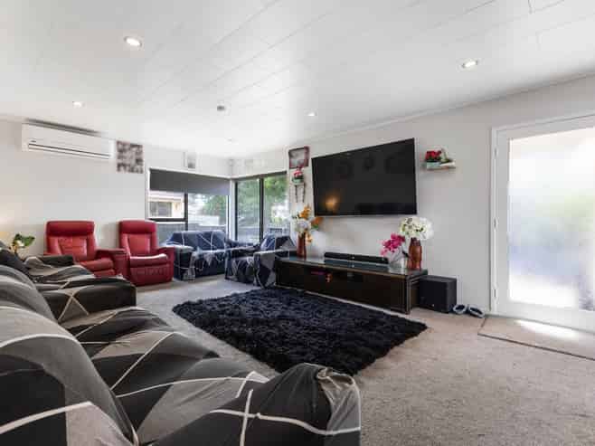 15 Mon Desir Place, Manurewa