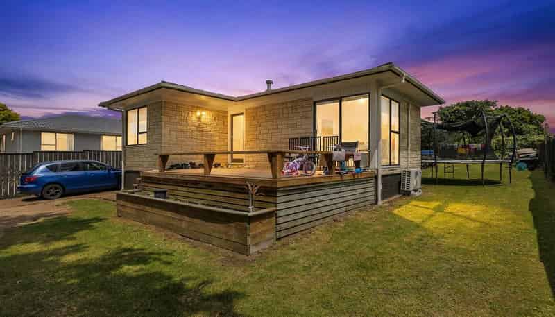 15 Mon Desir Place, Manurewa