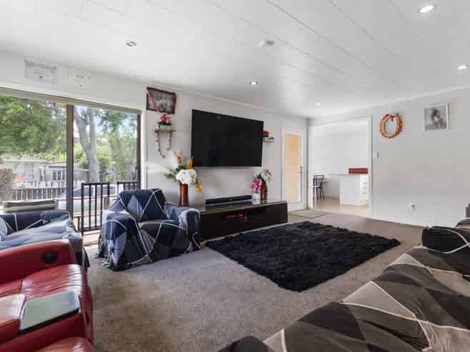 15 Mon Desir Place, Manurewa