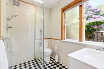 17 and 19 Benares Street, Khandallah