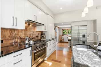 17 and 19 Benares Street, Khandallah