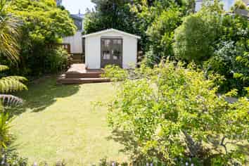 17 and 19 Benares Street, Khandallah