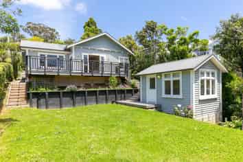 8 Makererua Street, Ngaio