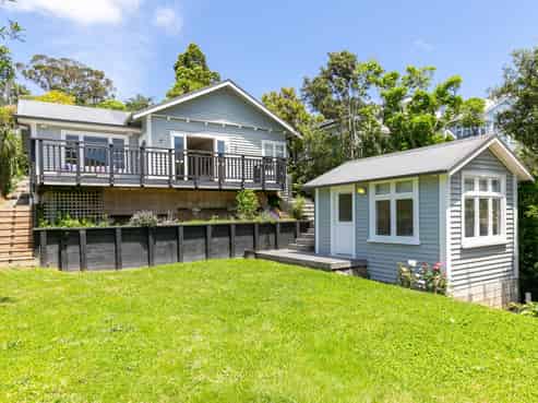 8 Makererua Street, Ngaio