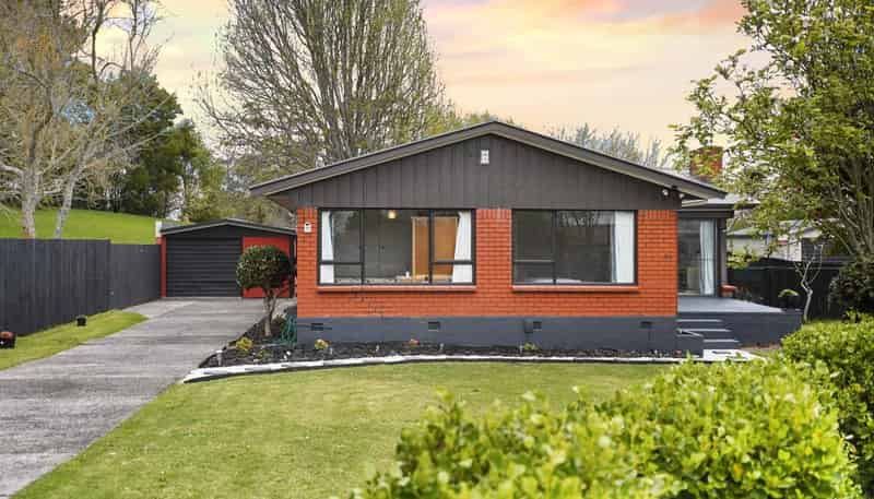 59 Resthill Crescent, Glenview