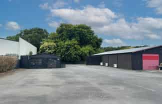 Yard with profile and warehouse