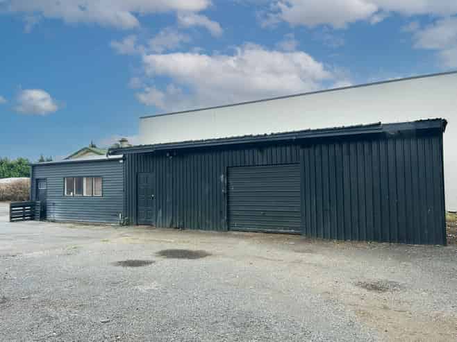Yard with profile and warehouse