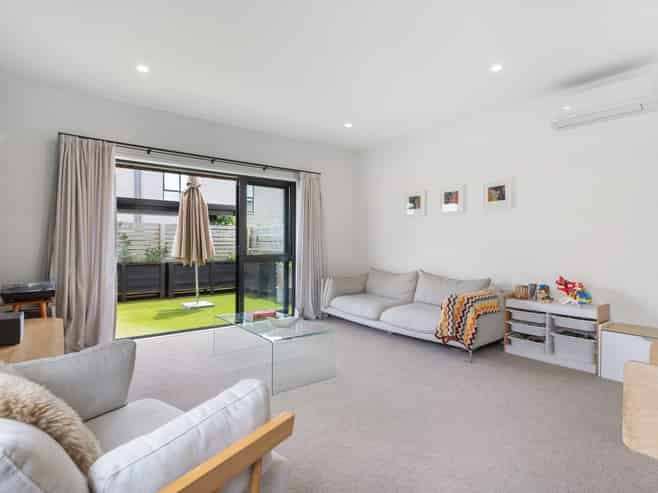 2 Kikorangi Lane, Mount Wellington