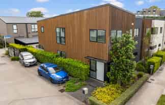 2 Kikorangi Lane, Mount Wellington