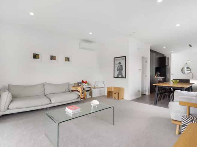 2 Kikorangi Lane, Mount Wellington