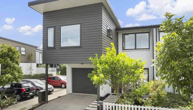 11 Whale Road, Mount Wellington